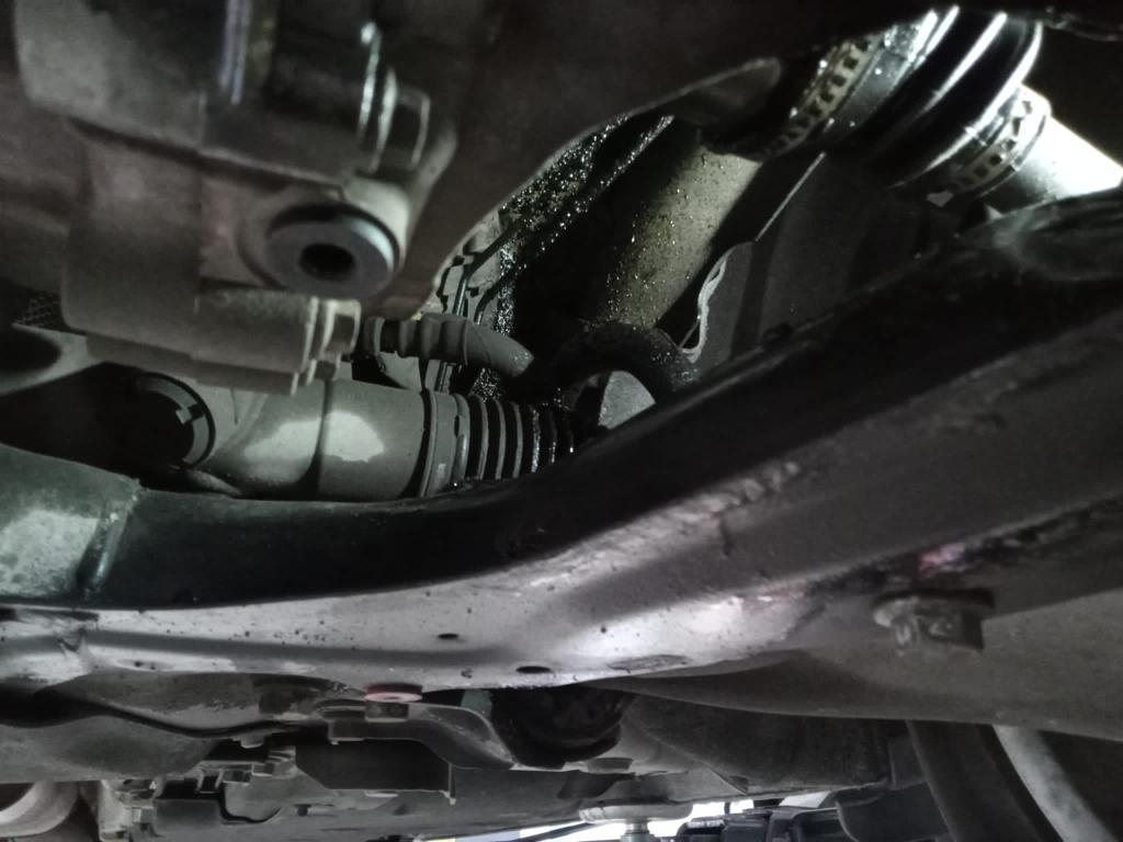 Bilgili Usta - Araç Yağ Eksiltmesi: Nedenleri ve Çözüm Yolları - grup volvo tespit edemedigi motor ve sanziman yag kacagi 2