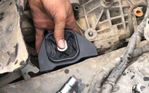 Bilgili Usta - Motor Takozu Değişimi - sanziman takozu nedir