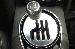Bilgili Usta - Manuel Şanzıman Nedir ve Nasıl Çalışır? - the manual gearbox an endangered species 1068x710 1