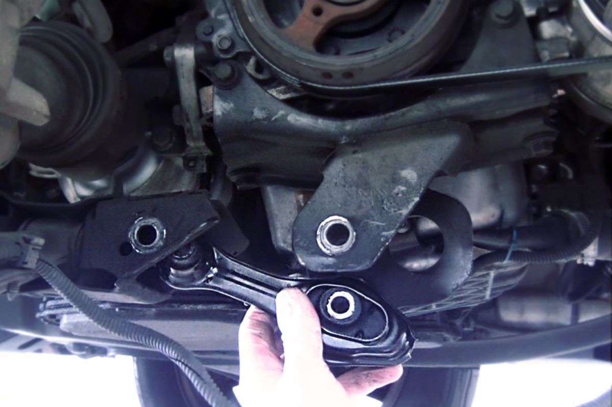 Bilgili Usta - Aracım Titreşim Yapıyor - motor kulagi titreme